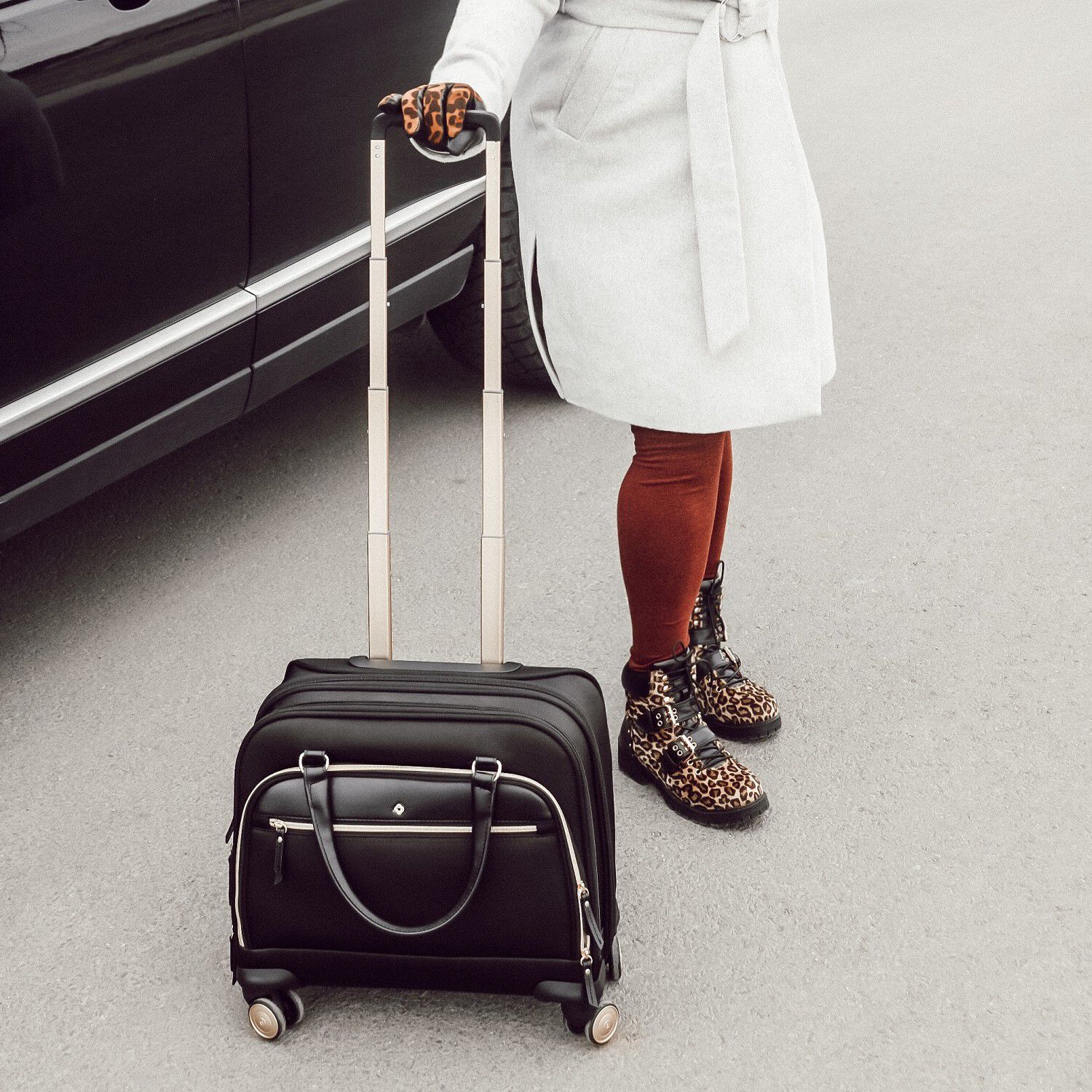 Samsonite luggage with phone charger clearance